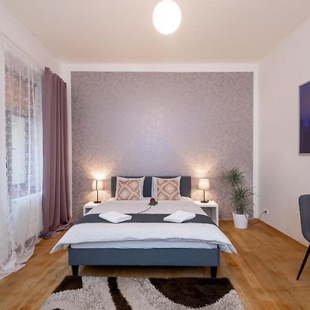 Luxury Apartment In The Center Of Prag Exterior foto