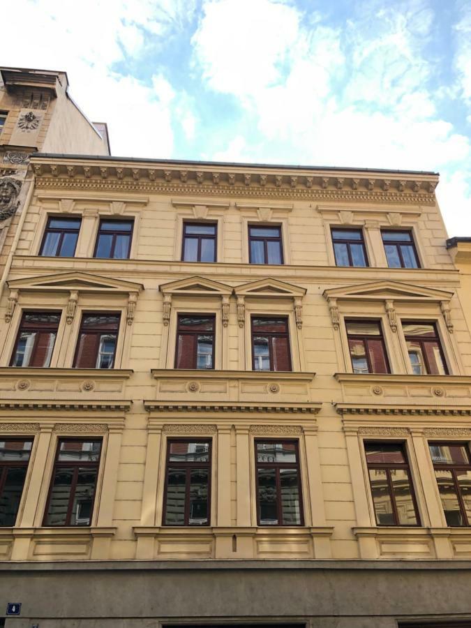 Luxury Apartment In The Center Of Prag Exterior foto